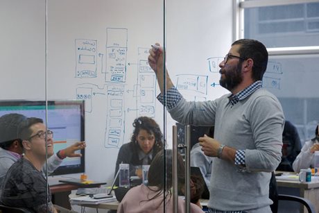 El proyecto tiene cinco ejes principales que incluyen medidas de apoyo para emprendedores.